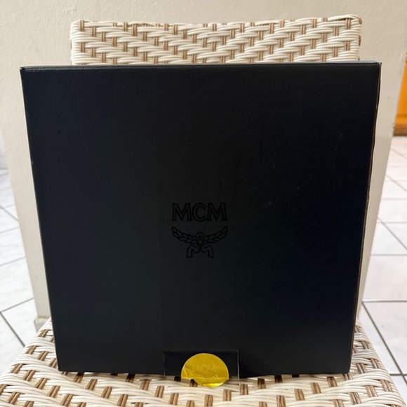 MCM - Picture 4 of 4